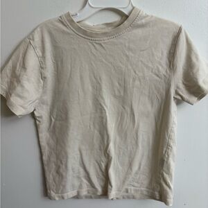 4/30$ zara basic  Cream T-Shirt 4-5 years